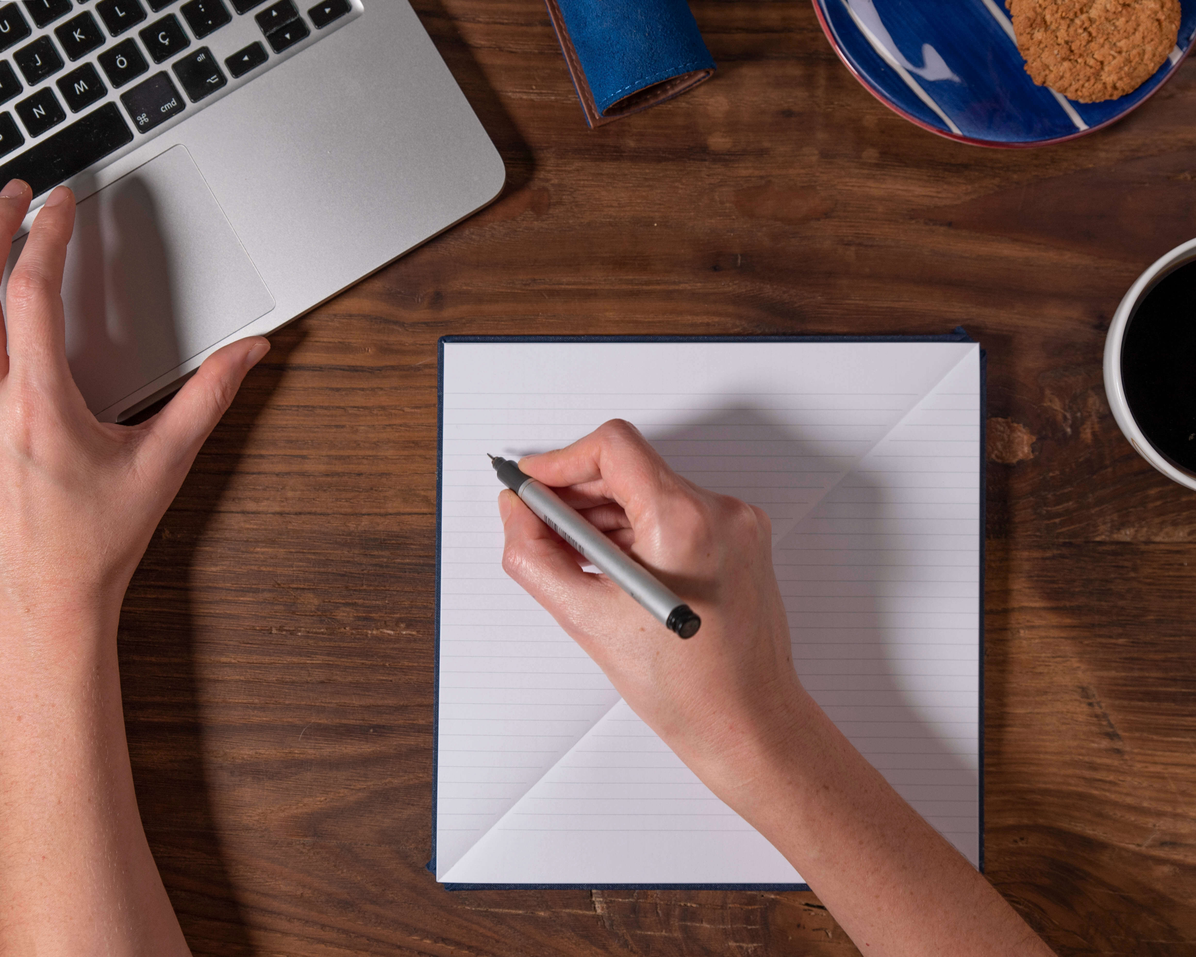 Triangle Notebook - Black - DOT GRID